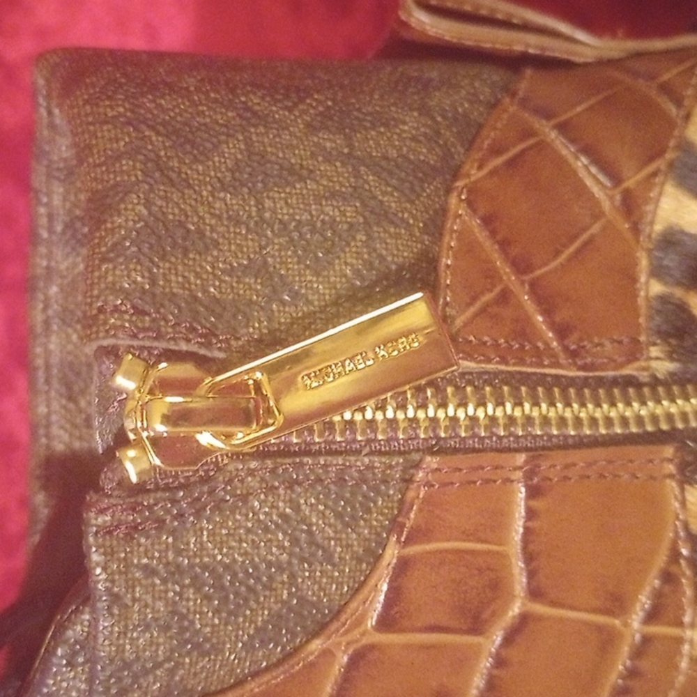 Micheal Kors cheetah/ Cow Fur (New) - Picture 4 of 9